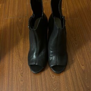 Black boots 100% new size 36.5